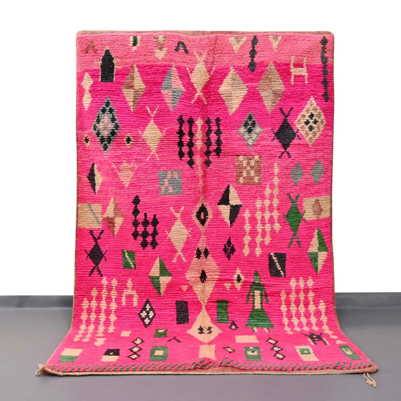 Moroccan Vintage Rug 5.3 x 8.7 feet - Ettilux Home