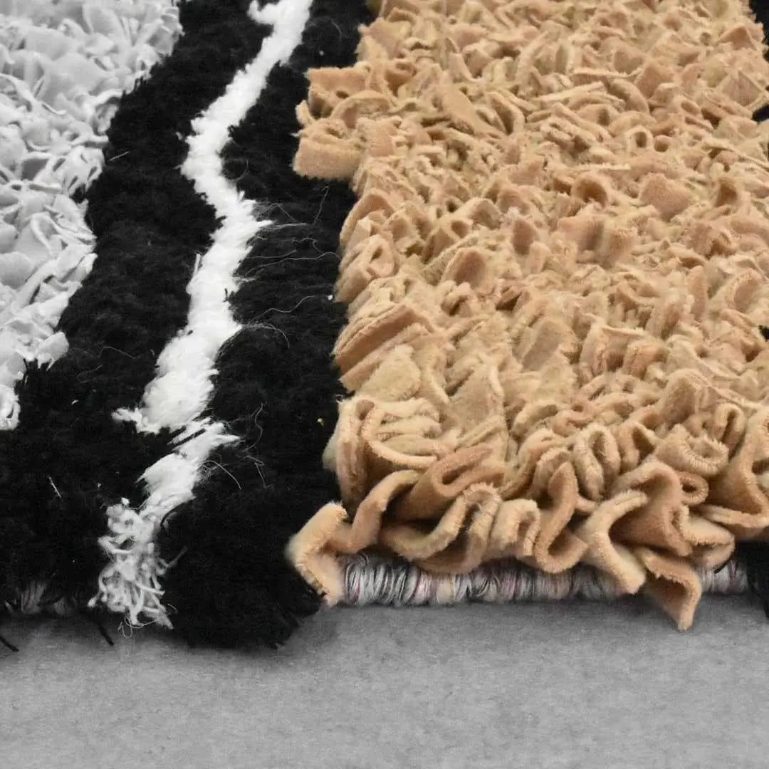 Colorful And Warm Moroccan Boucherouite Rug(2.4 x 8.7 feet) - Ettilux Home