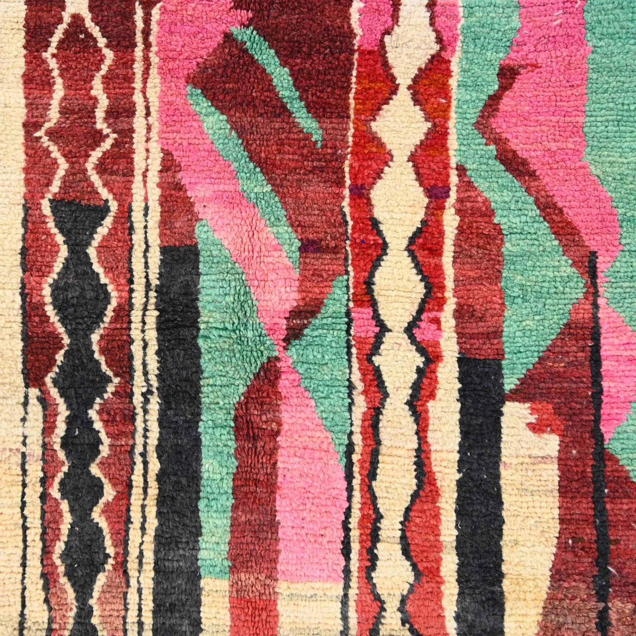 Evocative Berber Wool Vintage Rug 5.4 x 8.5 feet / 165 x 260 cm - Ettilux Home