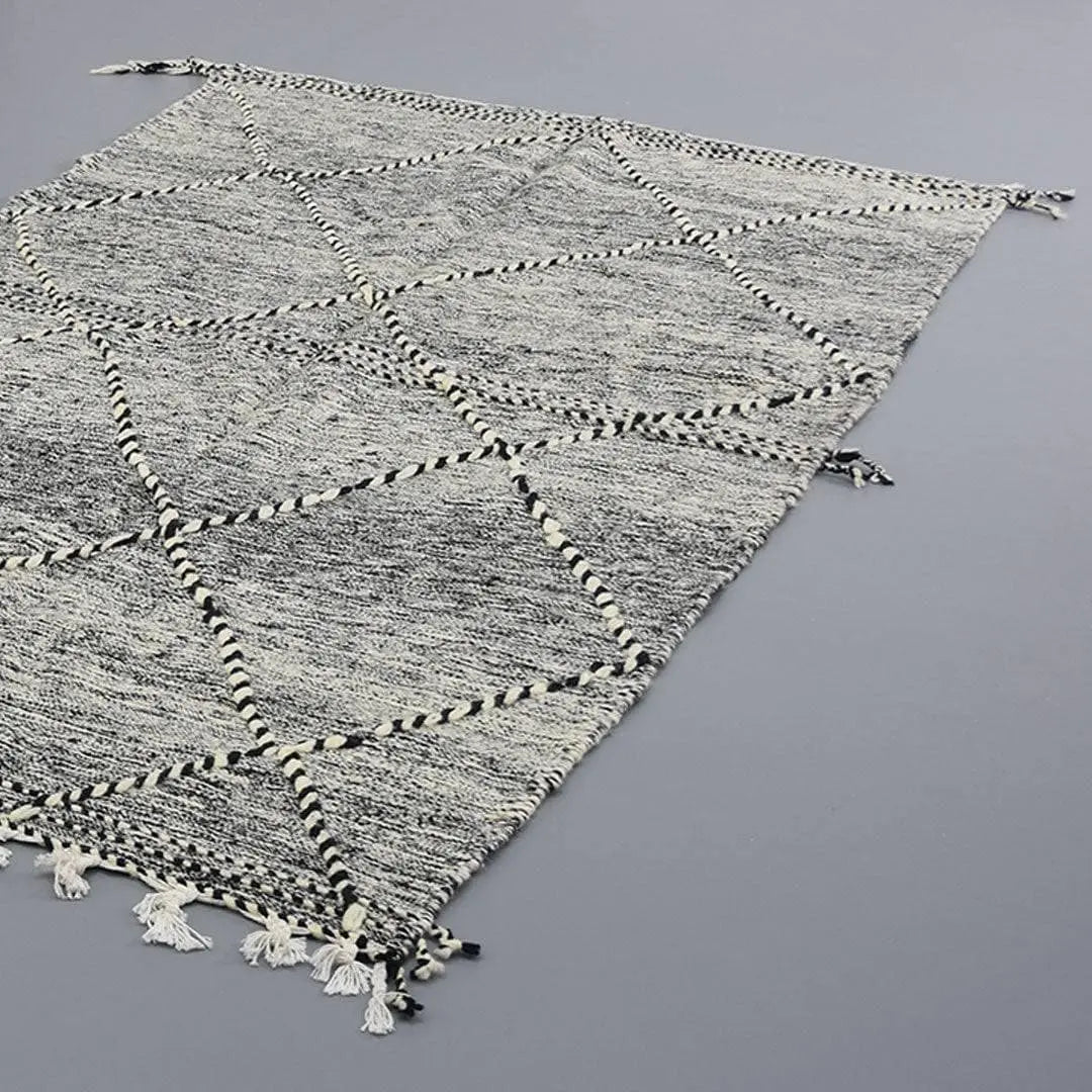 Moroccan Kilim Rug 4.5 x 8.2 ft / 137 x 250 cm - Ettilux Home